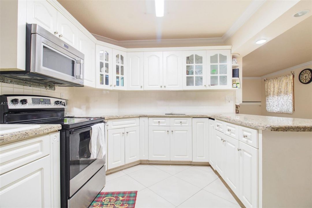 For Sale: $680,000 (3 beds, 2 baths, 1787 Square Feet)