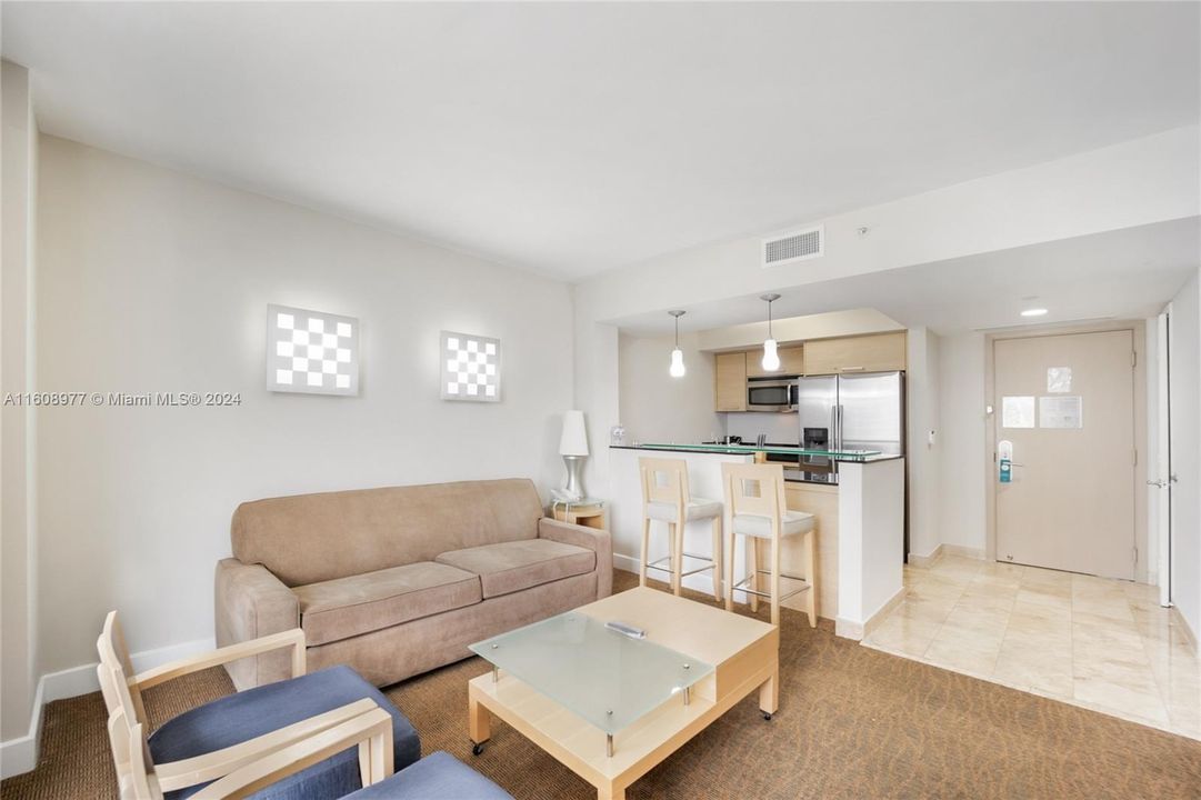 Active With Contract: $655,000 (1 beds, 1 baths, 688 Square Feet)
