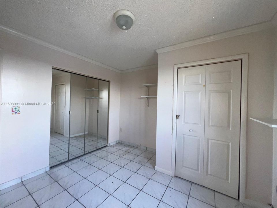 For Sale: $265,000 (2 beds, 2 baths, 900 Square Feet)