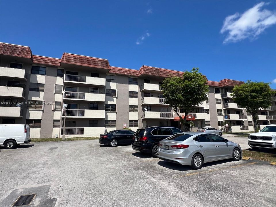 Recently Sold: $265,000 (2 beds, 2 baths, 900 Square Feet)