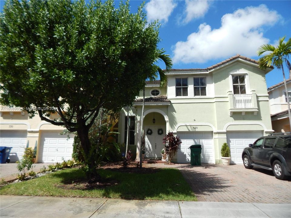 Active With Contract: $3,900 (4 beds, 2 baths, 2308 Square Feet)