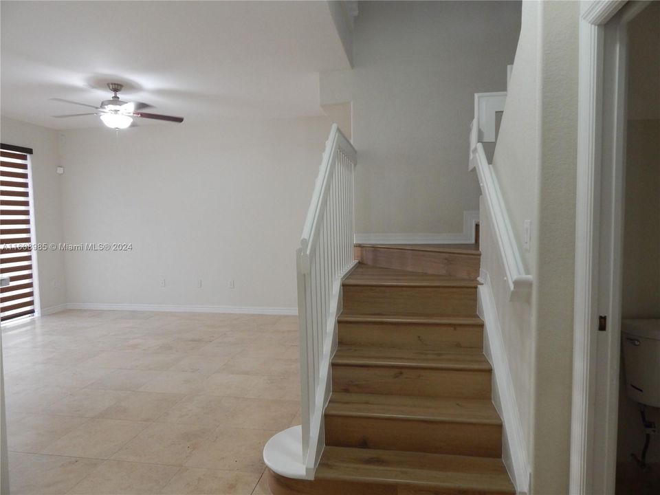 Active With Contract: $3,900 (4 beds, 2 baths, 2308 Square Feet)