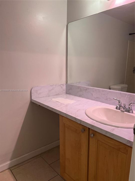 For Rent: $2,050 (2 beds, 2 baths, 816 Square Feet)