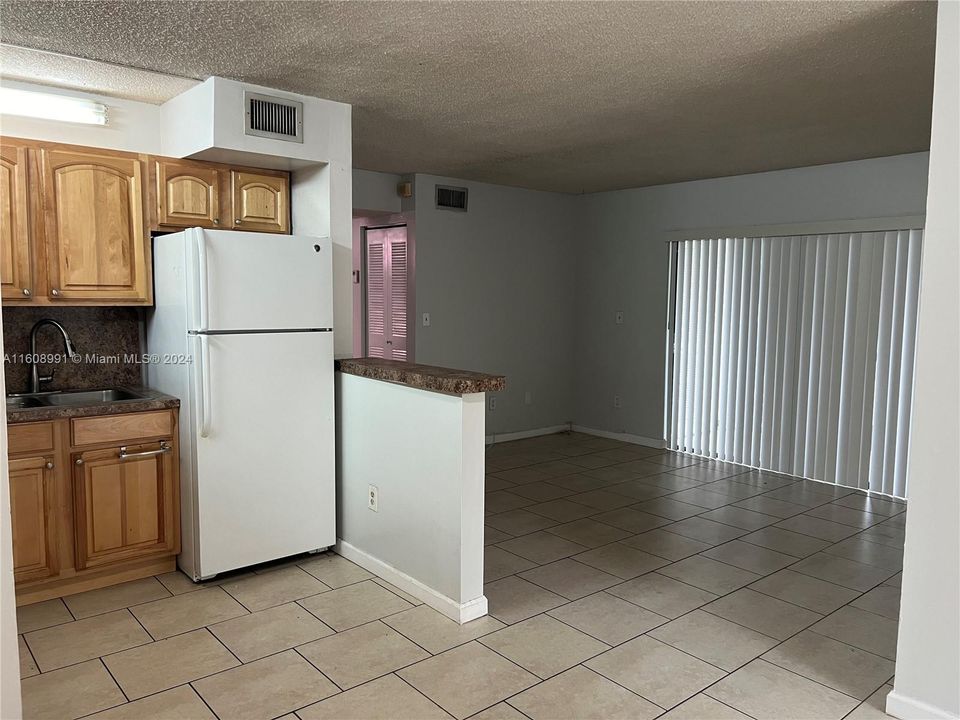 For Rent: $2,050 (2 beds, 2 baths, 816 Square Feet)