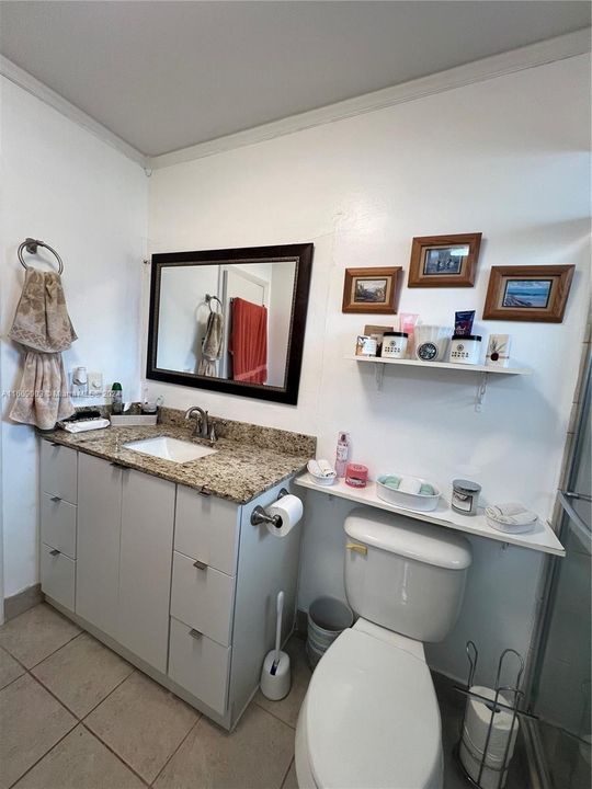 For Sale: $135,000 (1 beds, 1 baths, 684 Square Feet)