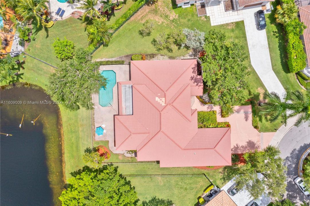 En Venta: $1,600,000 (4 camas, 3 baños, 4101 Pies cuadrados)