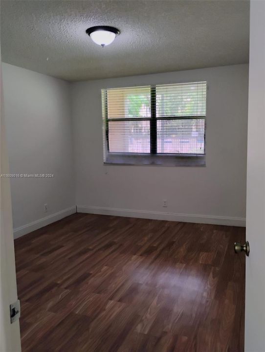 Recently Rented: $2,400 (2 beds, 2 baths, 992 Square Feet)