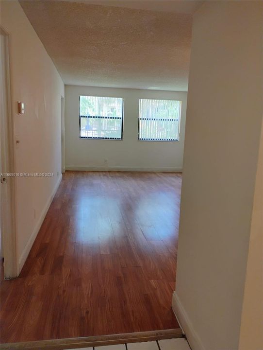 Recently Rented: $2,400 (2 beds, 2 baths, 992 Square Feet)