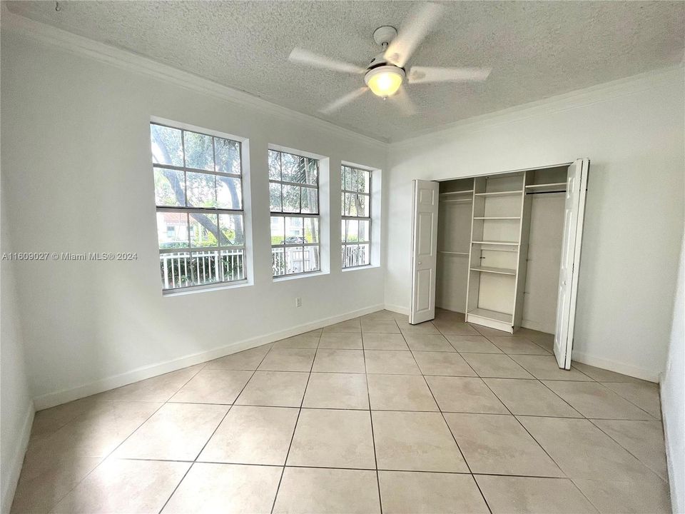 Recently Rented: $1,950 (1 beds, 1 baths, 530 Square Feet)