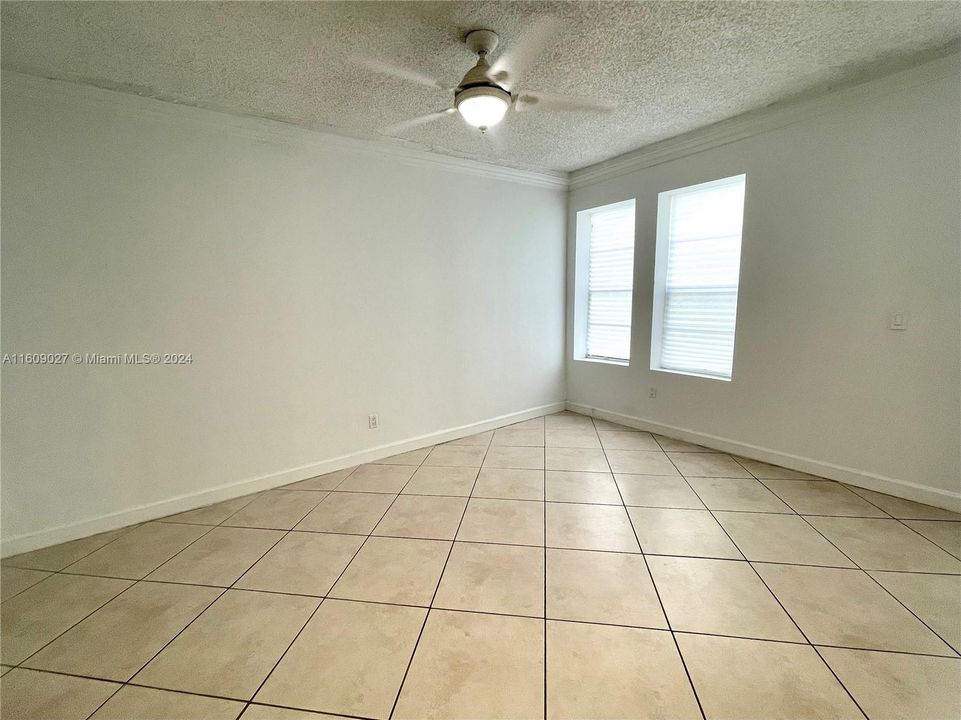 Recently Rented: $1,950 (1 beds, 1 baths, 530 Square Feet)