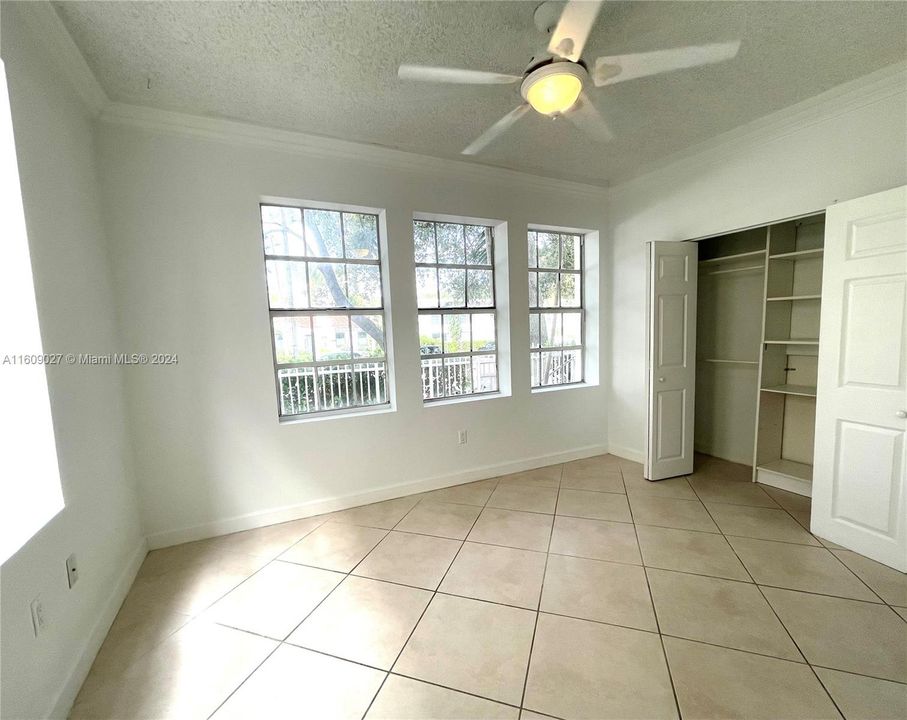 For Rent: $2,250 (1 beds, 1 baths, 530 Square Feet)