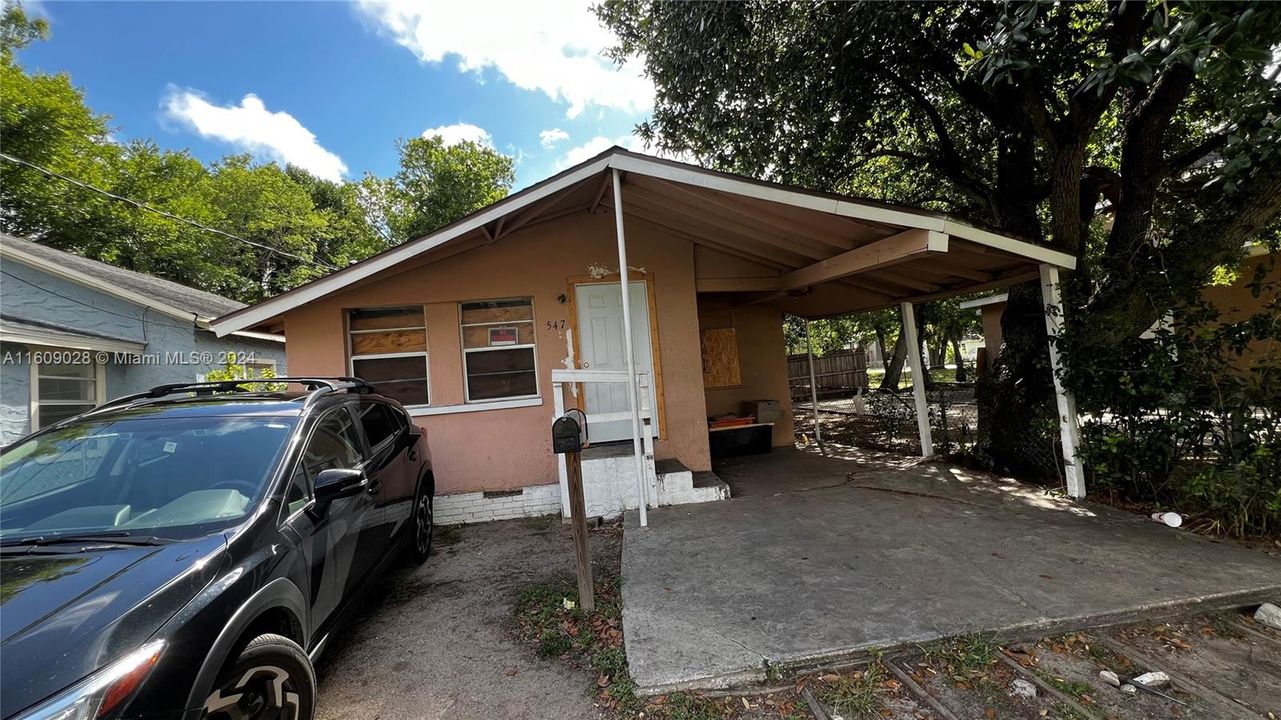 Active With Contract: $100,000 (3 beds, 2 baths, 1101 Square Feet)