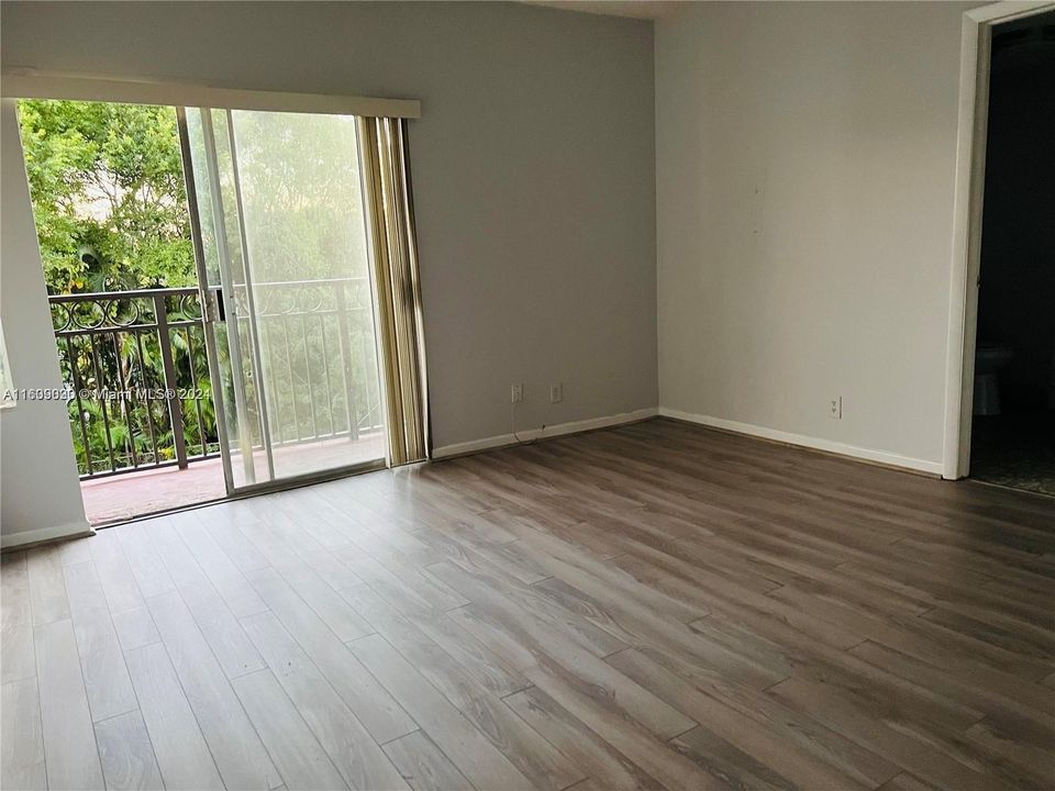 For Rent: $2,300 (2 beds, 2 baths, 1200 Square Feet)