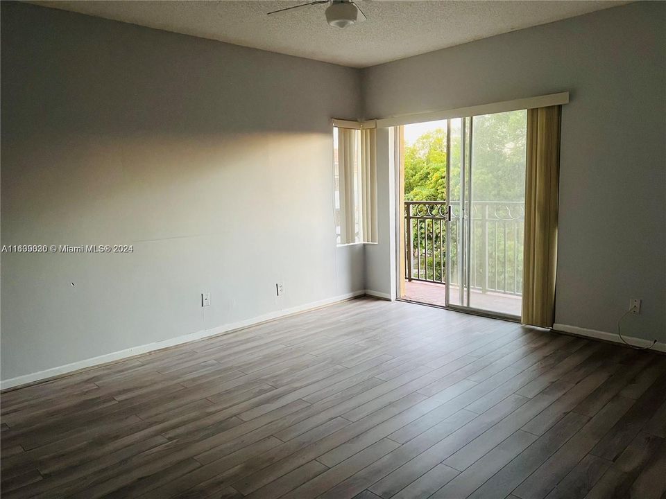 For Rent: $2,300 (2 beds, 2 baths, 1200 Square Feet)