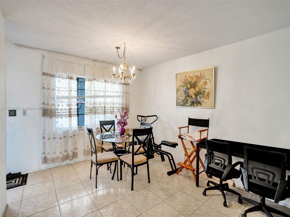 For Sale: $138,000 (2 beds, 2 baths, 950 Square Feet)