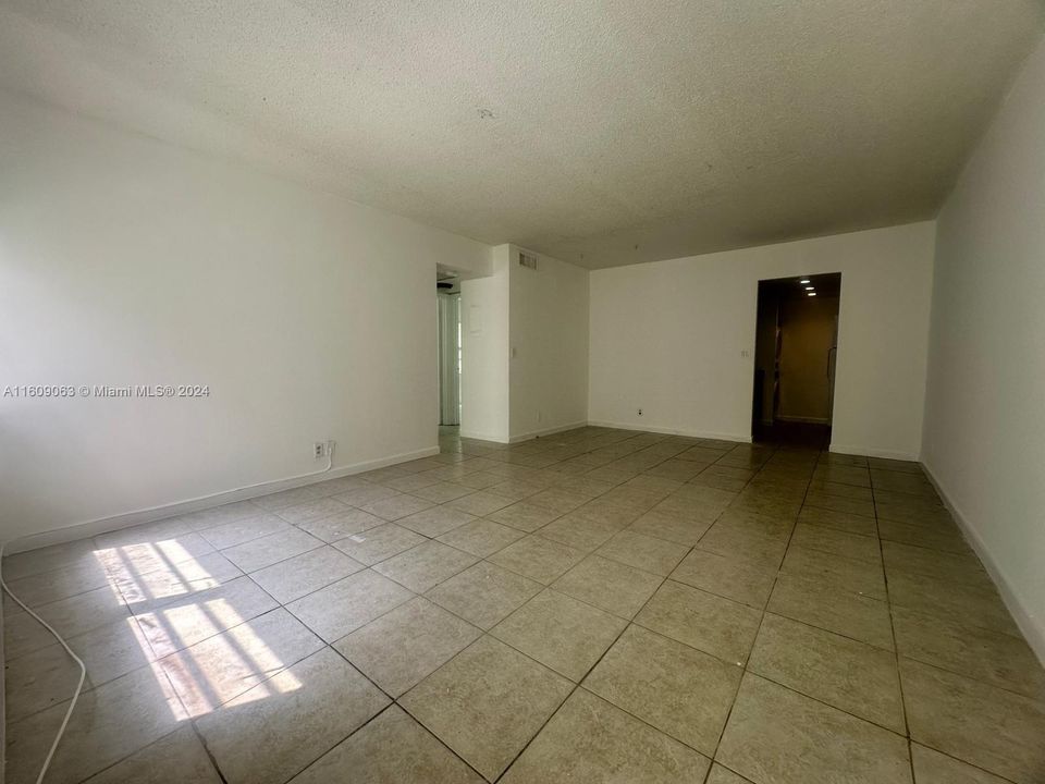 For Rent: $1,850 (2 beds, 2 baths, 768 Square Feet)