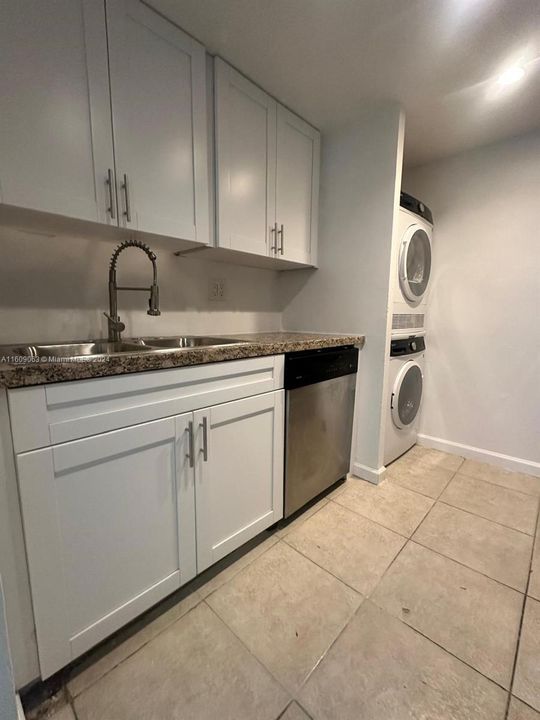 For Rent: $1,850 (2 beds, 2 baths, 768 Square Feet)