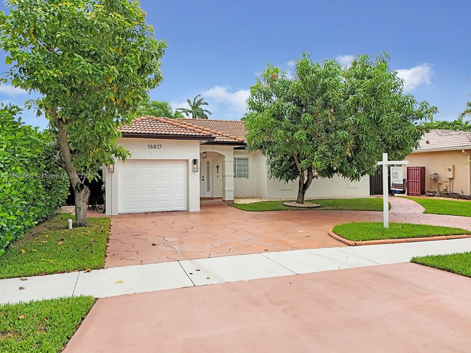 For Sale: $786,000 (3 beds, 2 baths, 1523 Square Feet)