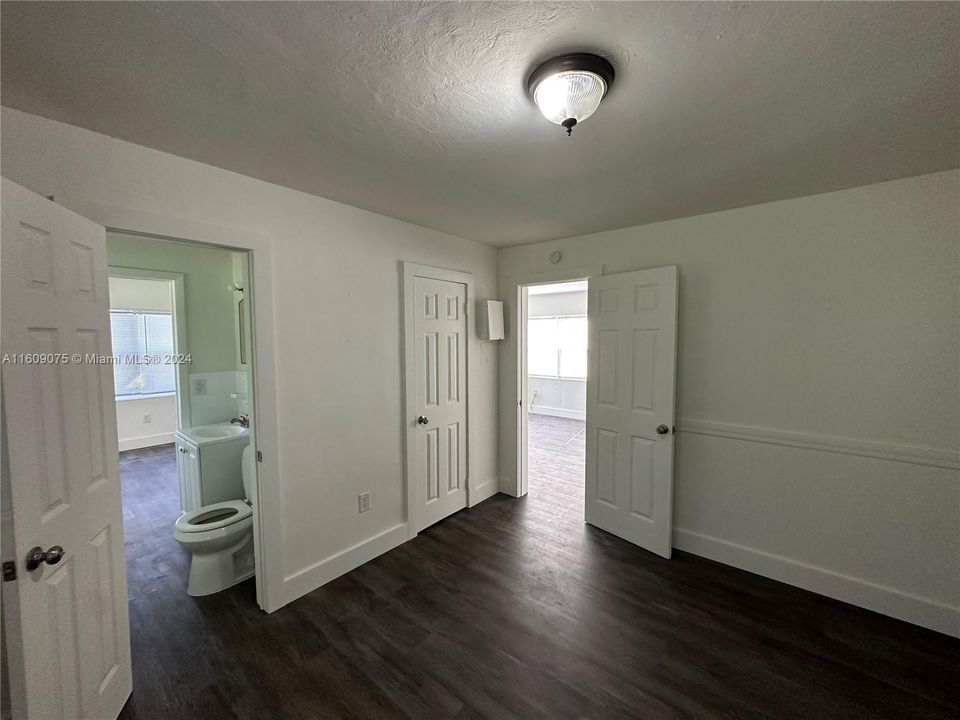 Active With Contract: $1,850 (2 beds, 1 baths, 1248 Square Feet)