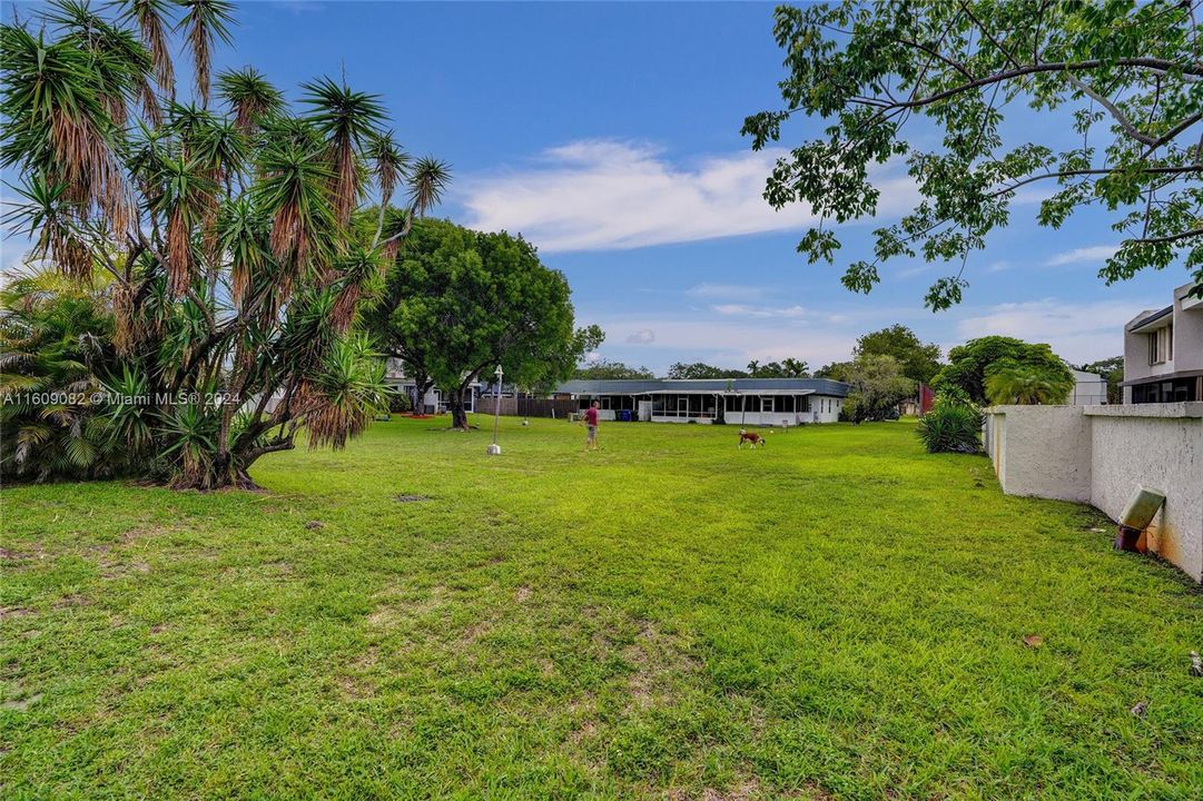 For Sale: $420,000 (3 beds, 2 baths, 1830 Square Feet)