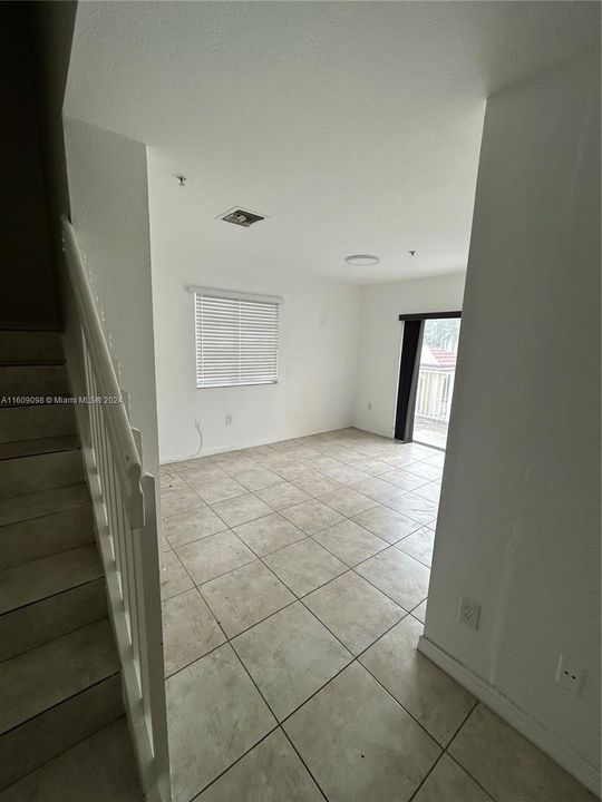 Active With Contract: $2,500 (3 beds, 2 baths, 1123 Square Feet)