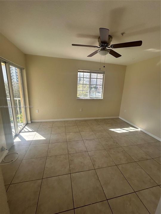 Active With Contract: $2,500 (3 beds, 2 baths, 1123 Square Feet)