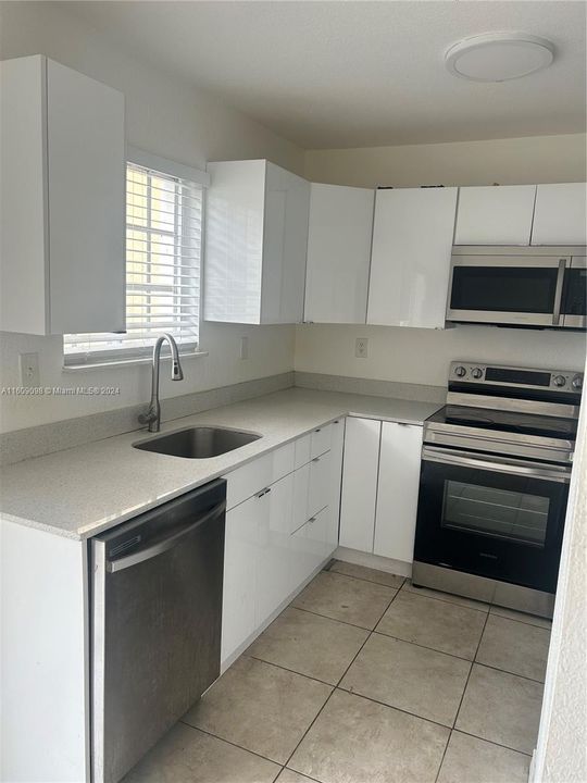 Active With Contract: $2,500 (3 beds, 2 baths, 1123 Square Feet)