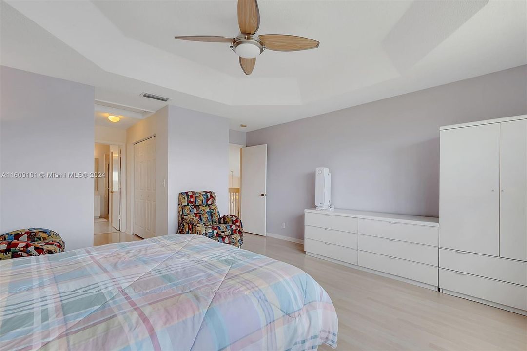 For Sale: $719,000 (3 beds, 2 baths, 2491 Square Feet)