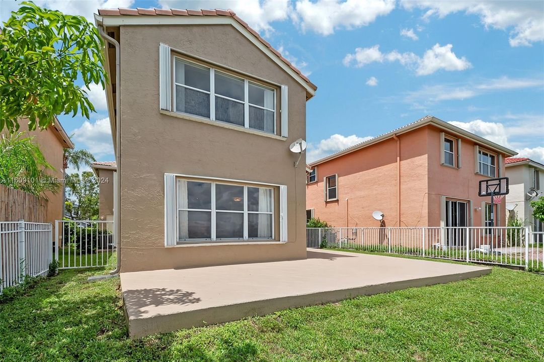 For Sale: $719,000 (3 beds, 2 baths, 2491 Square Feet)