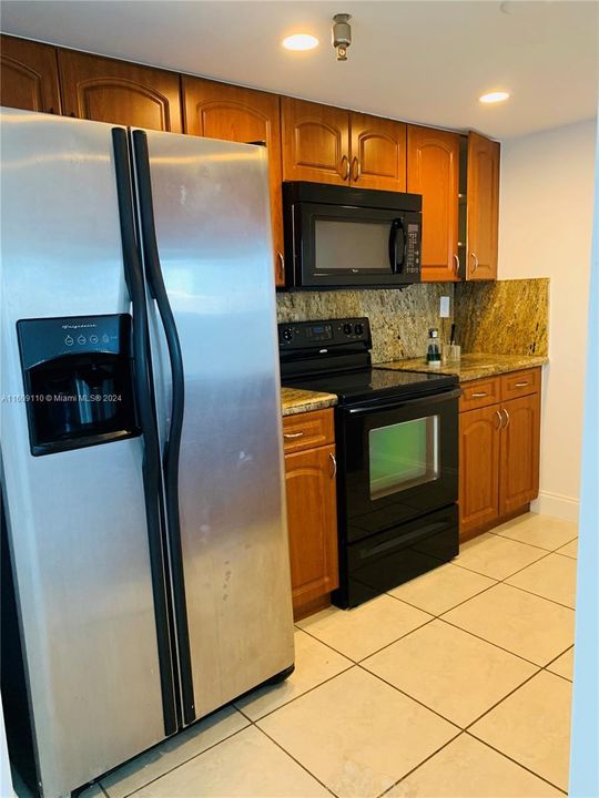 For Rent: $3,275 (2 beds, 2 baths, 1263 Square Feet)