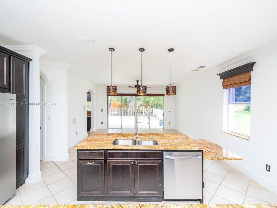 Active With Contract: $5,300 (4 beds, 3 baths, 2871 Square Feet)