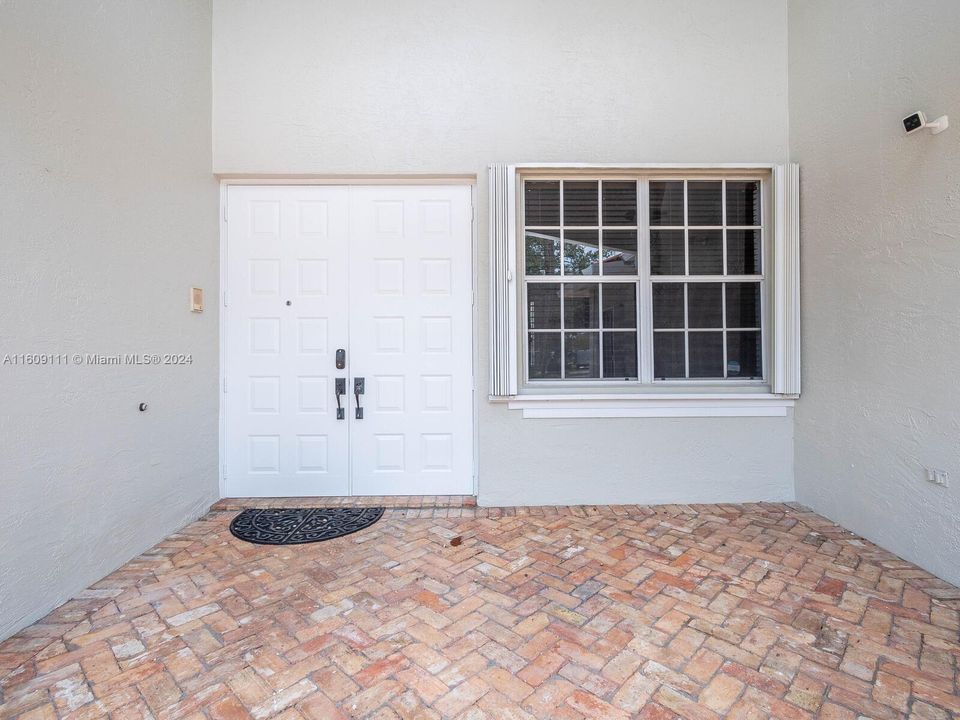 Active With Contract: $5,300 (4 beds, 3 baths, 2871 Square Feet)