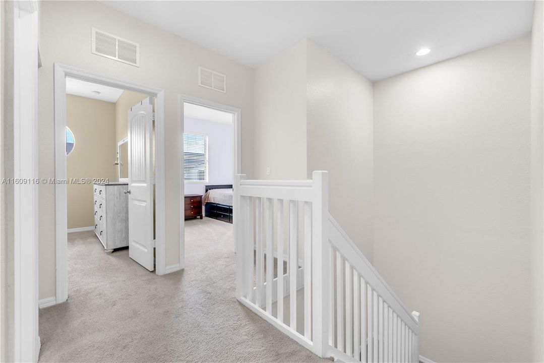 Recently Sold: $423,000 (3 beds, 2 baths, 1907 Square Feet)