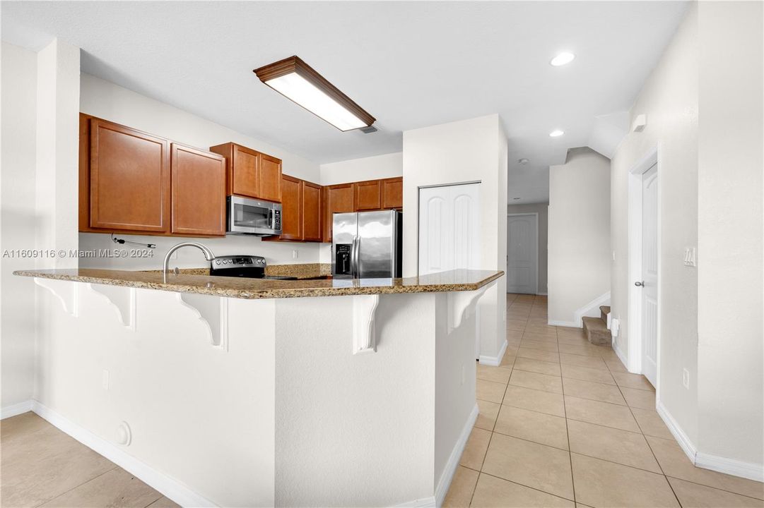 Recently Sold: $423,000 (3 beds, 2 baths, 1907 Square Feet)