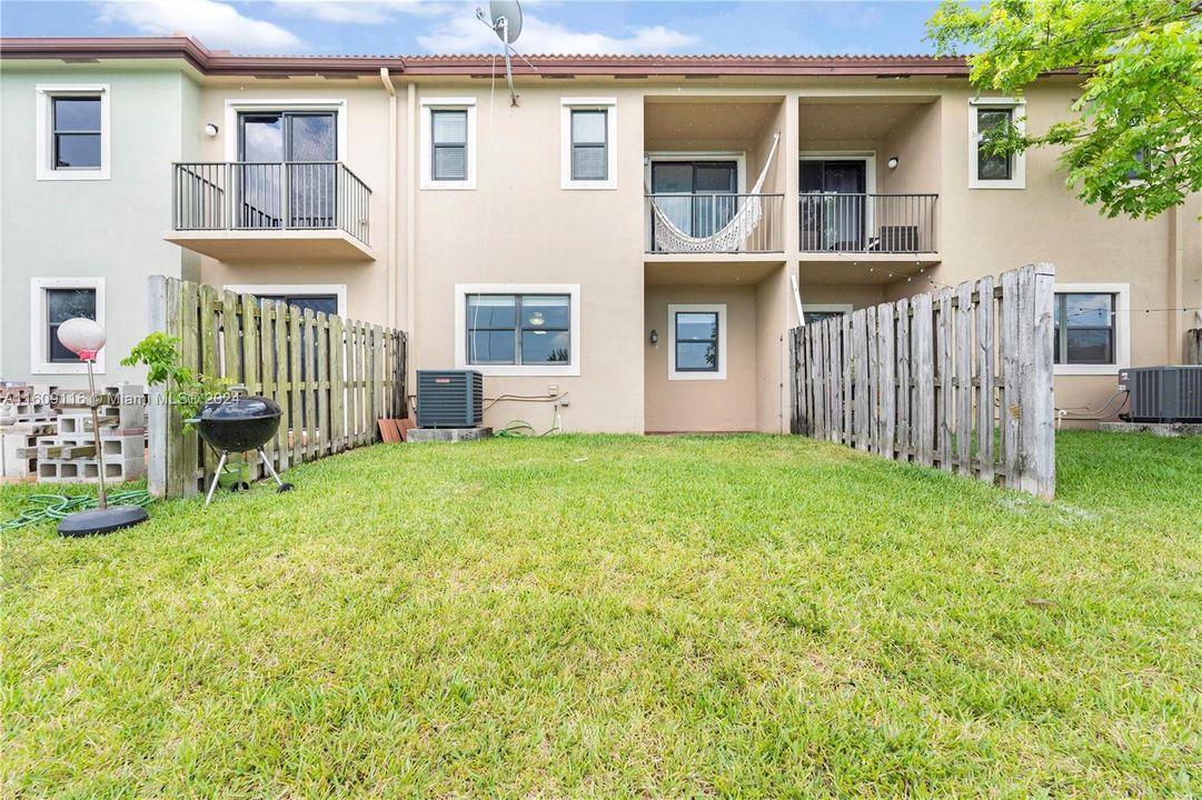 Recently Sold: $423,000 (3 beds, 2 baths, 1907 Square Feet)