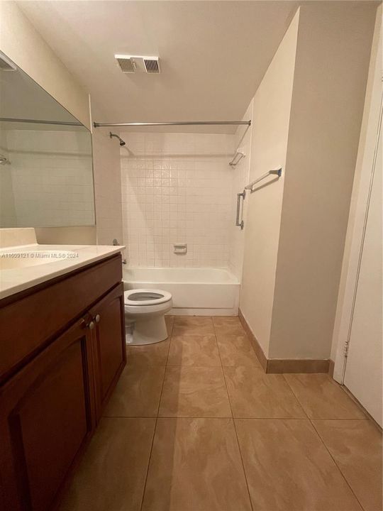 For Rent: $1,750 (1 beds, 1 baths, 700 Square Feet)