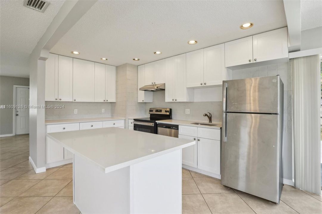 For Sale: $479,900 (3 beds, 2 baths, 1608 Square Feet)