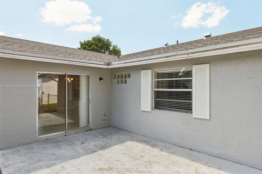 For Sale: $479,900 (3 beds, 2 baths, 1608 Square Feet)