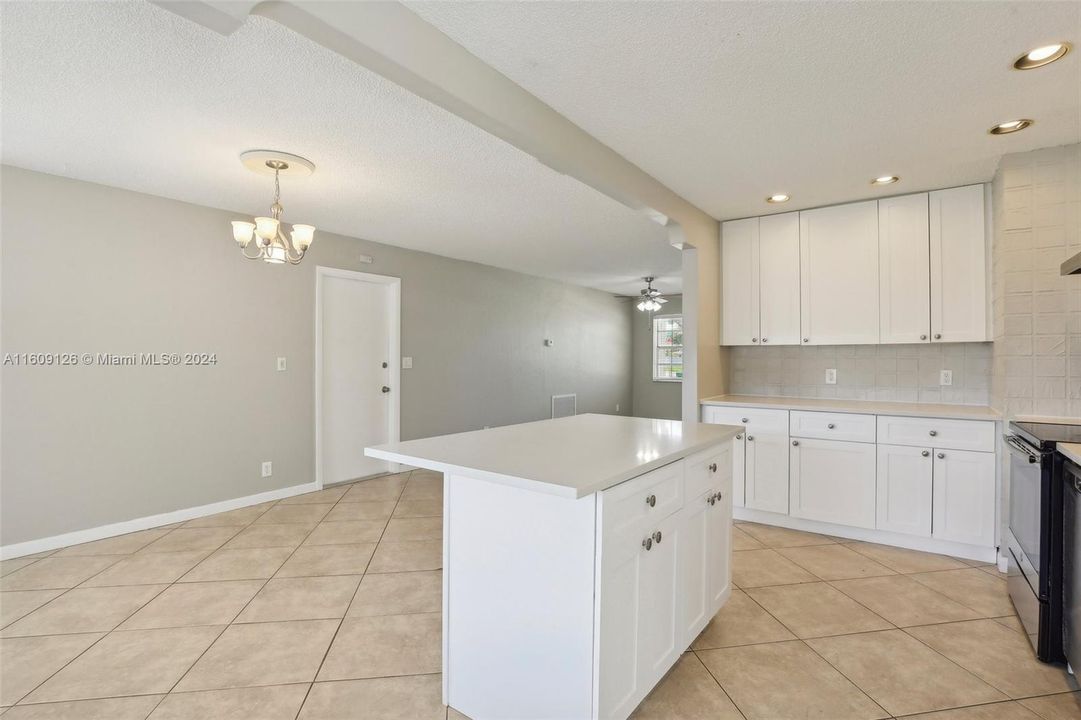 For Sale: $479,900 (3 beds, 2 baths, 1608 Square Feet)