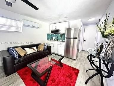 Active With Contract: $1,550 (1 beds, 1 baths, 1860 Square Feet)