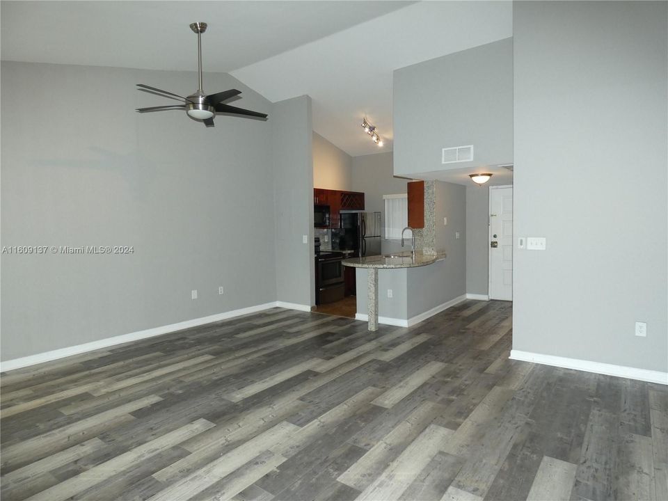 Recently Rented: $2,495 (2 beds, 2 baths, 1100 Square Feet)