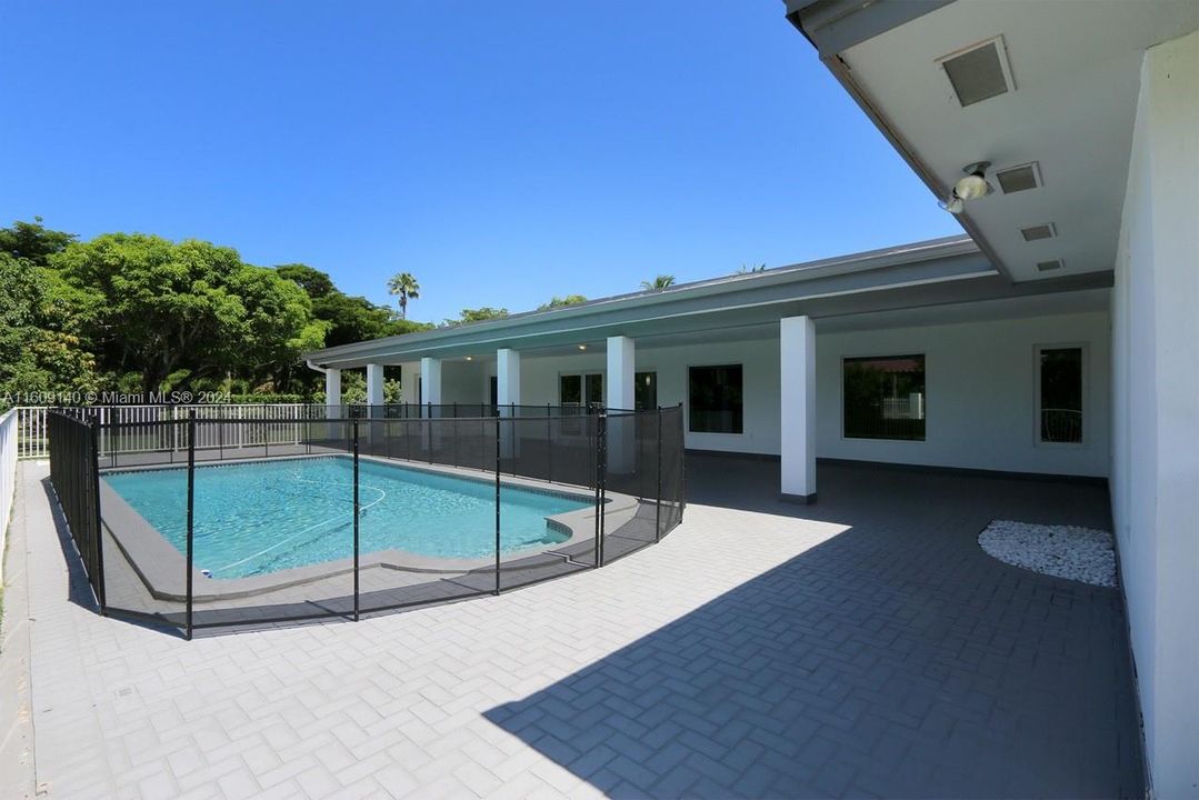 Spacious covered porch, great for entertaining