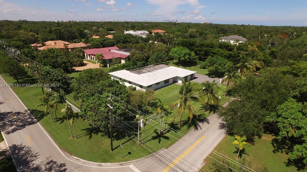 Huge 29,600 sq.ft. lot in North Pinecrest