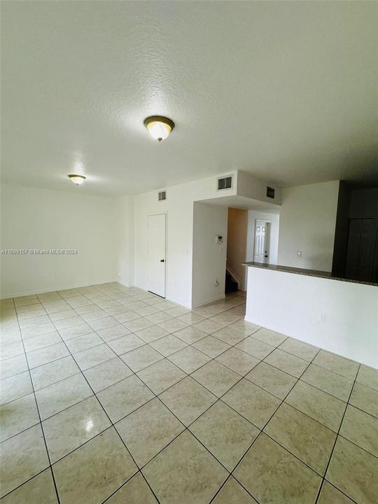 For Rent: $2,500 (3 beds, 2 baths, 1799 Square Feet)