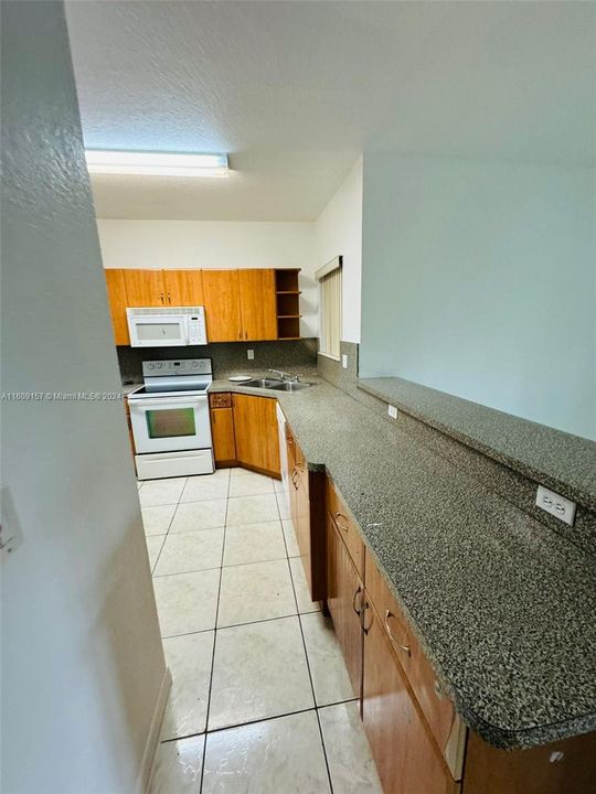For Rent: $2,500 (3 beds, 2 baths, 1799 Square Feet)