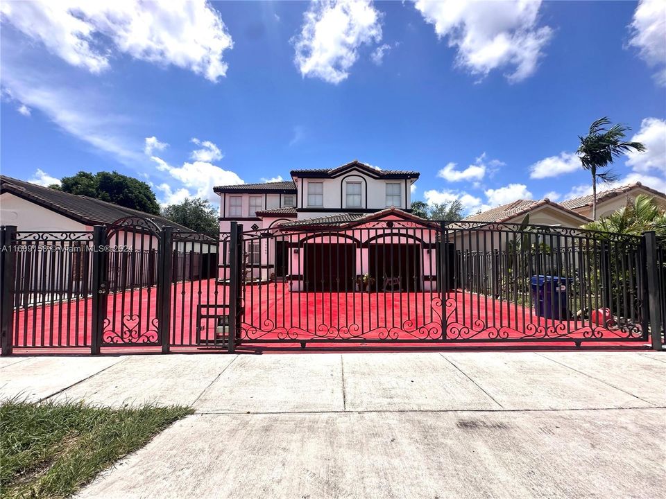 For Sale: $795,000 (4 beds, 3 baths, 2372 Square Feet)