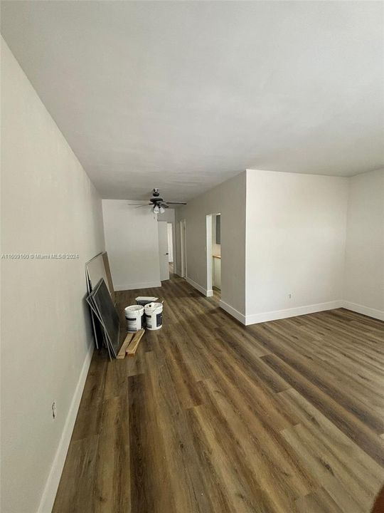 For Rent: $2,600 (2 beds, 1 baths, 2122 Square Feet)