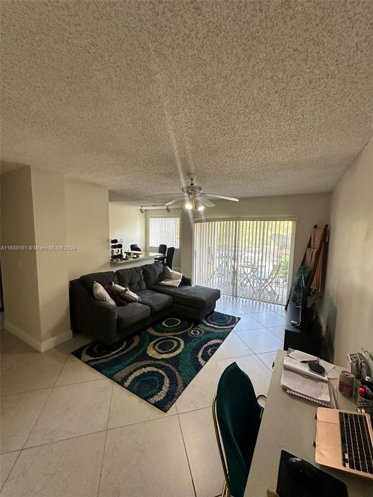 For Rent: $1,850 (1 beds, 1 baths, 798 Square Feet)