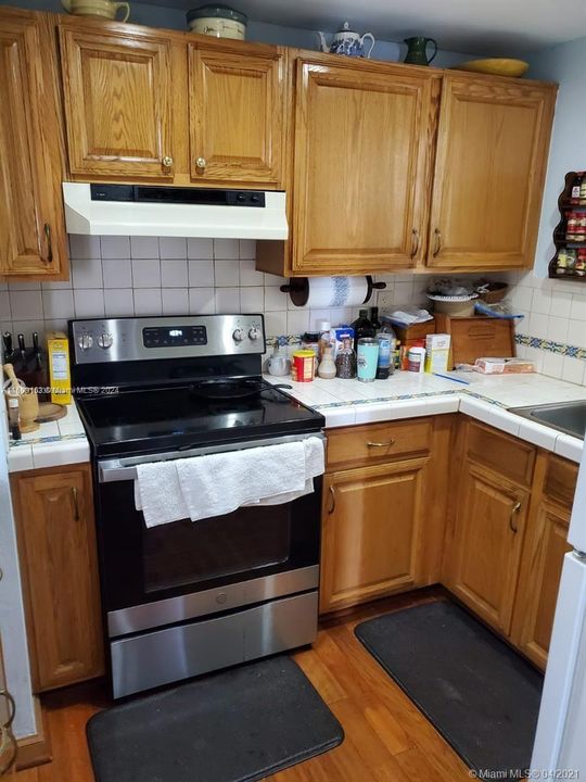 For Rent: $3,000 (3 beds, 2 baths, 1279 Square Feet)