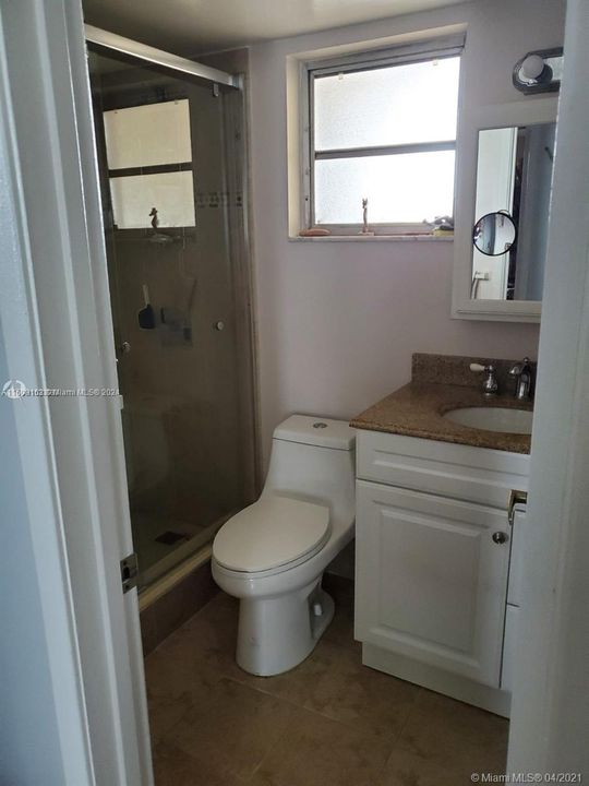 For Rent: $3,000 (3 beds, 2 baths, 1279 Square Feet)